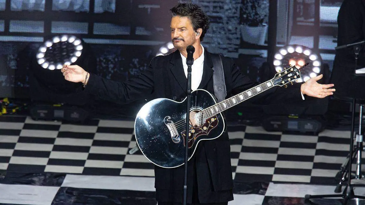 Ricardo Arjona durante un concierto en el Auditorio Nacional